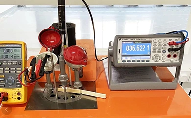 Sistema automático de calibración de temperatura en línea