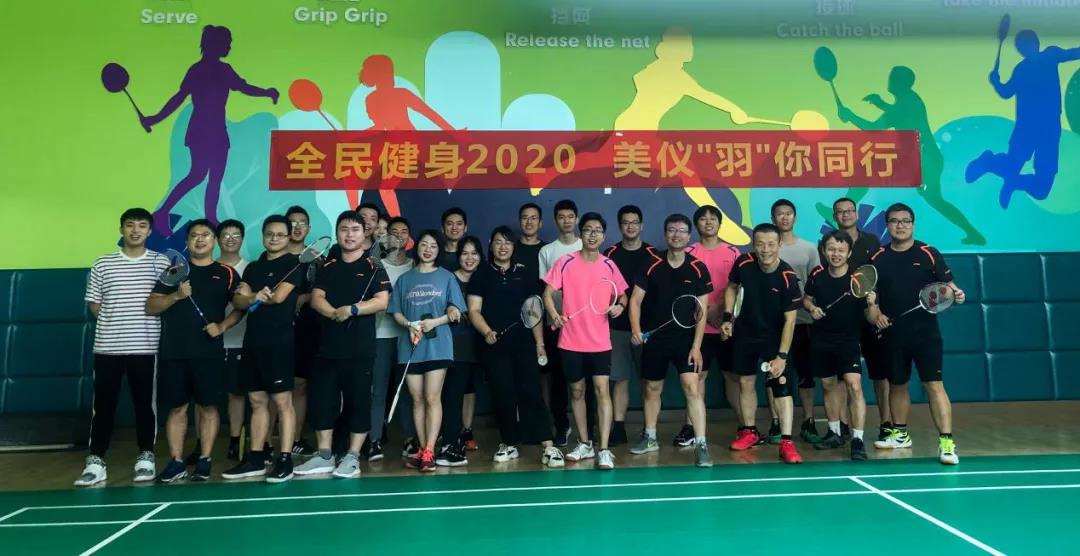 Das Badminton-Turnier „Feather You Go“ hat offiziell mit den Dreharbeiten begonnen
