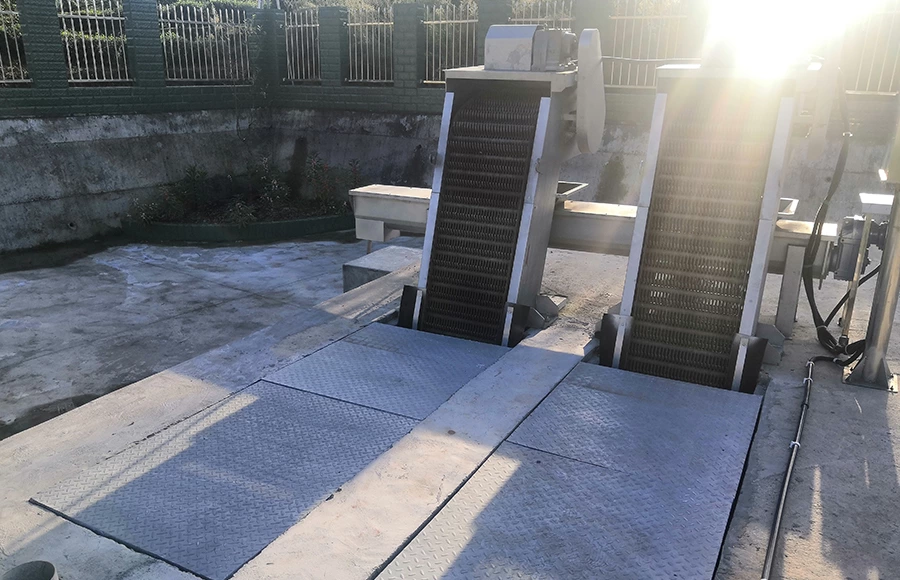 Caudalímetro de canal abierto utilizado en plantas de tratamiento de aguas residuales