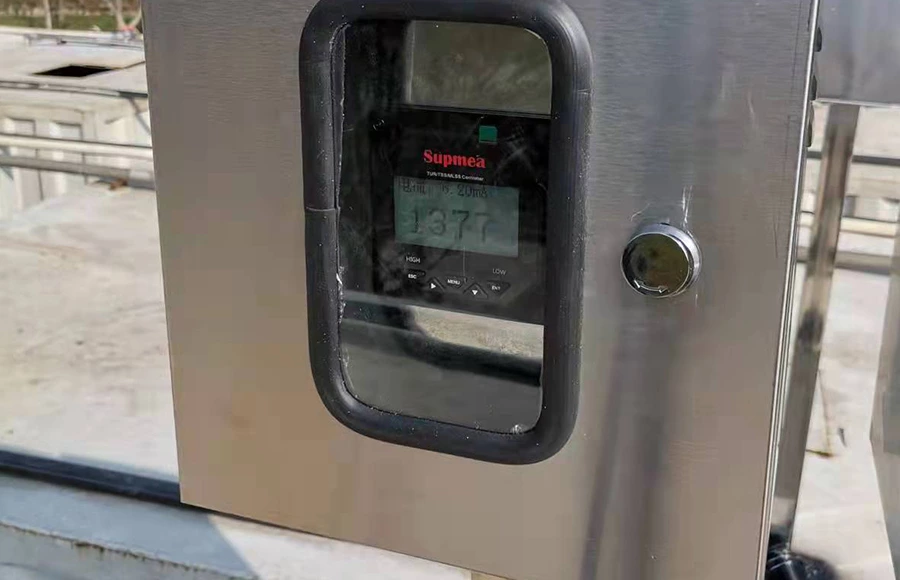 汚泥濃度計