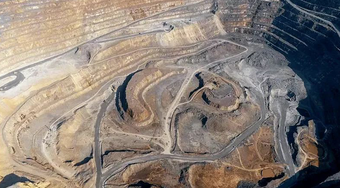 Supmea avec la plus grande mine de cuivre à ciel ouvert d'Asie